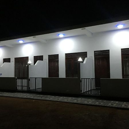 Sea Breeze Hotel Бентота Екстериор снимка
