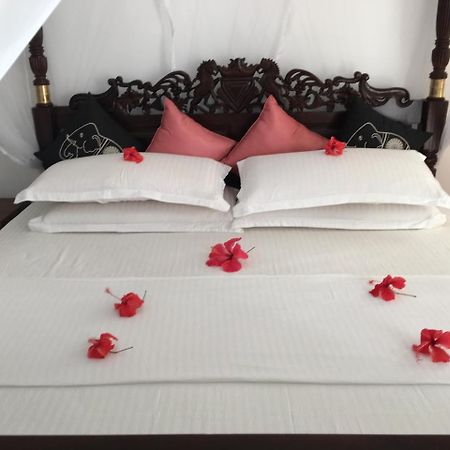 Sea Breeze Hotel Бентота Екстериор снимка