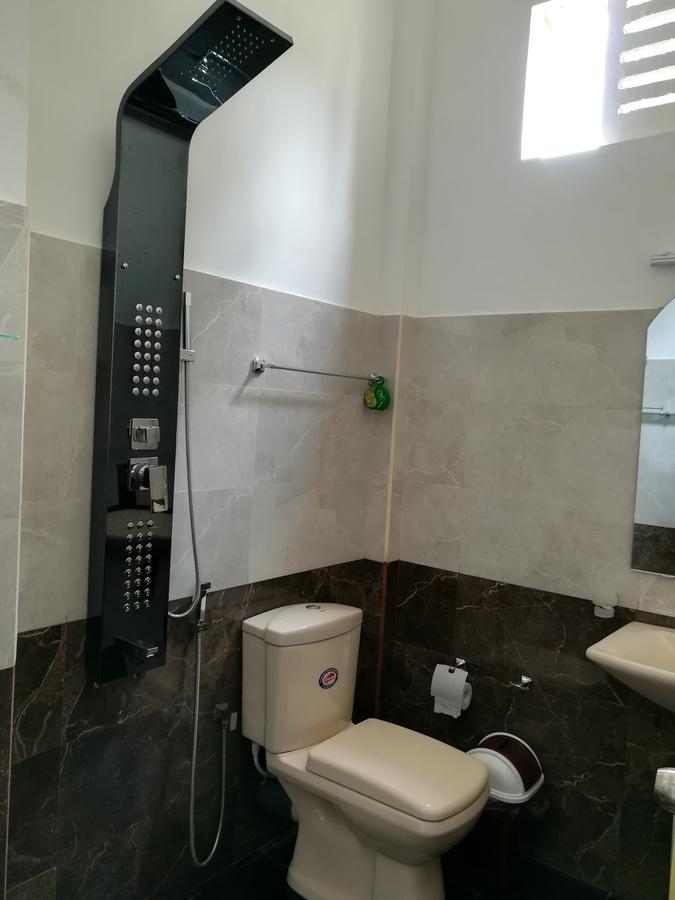 Sea Breeze Hotel Бентота Екстериор снимка