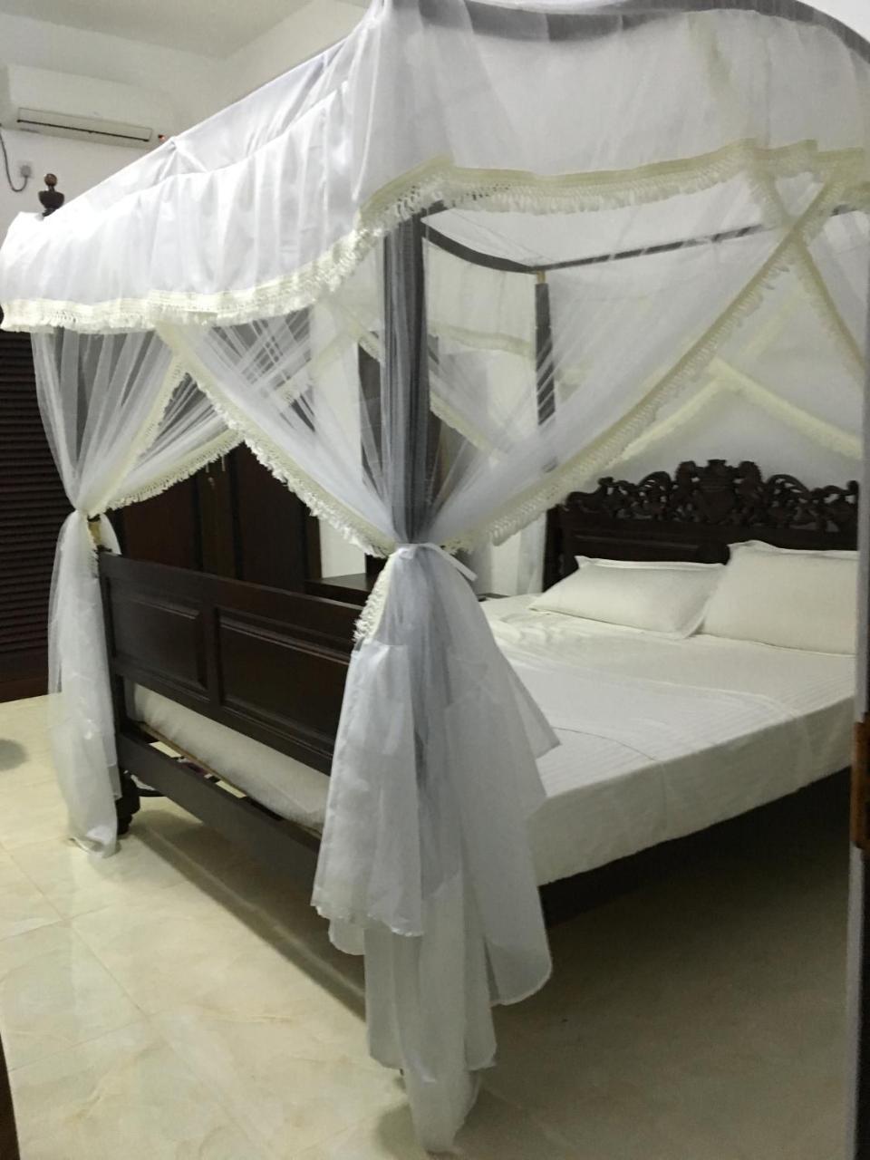 Sea Breeze Hotel Бентота Екстериор снимка