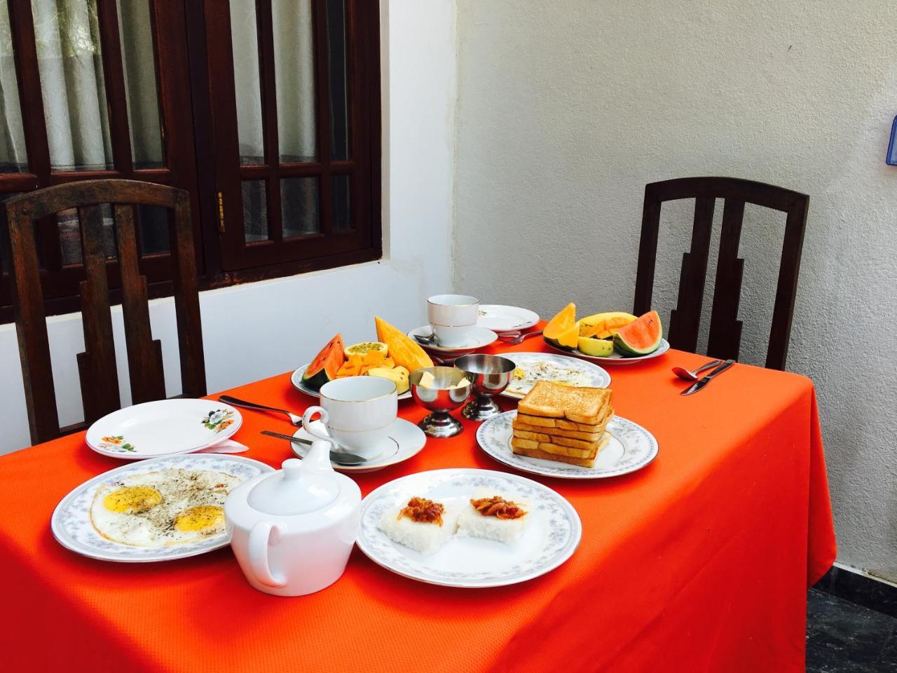 Sea Breeze Hotel Бентота Екстериор снимка